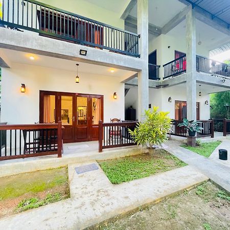 Lawrence Villa Weligama Buitenkant foto