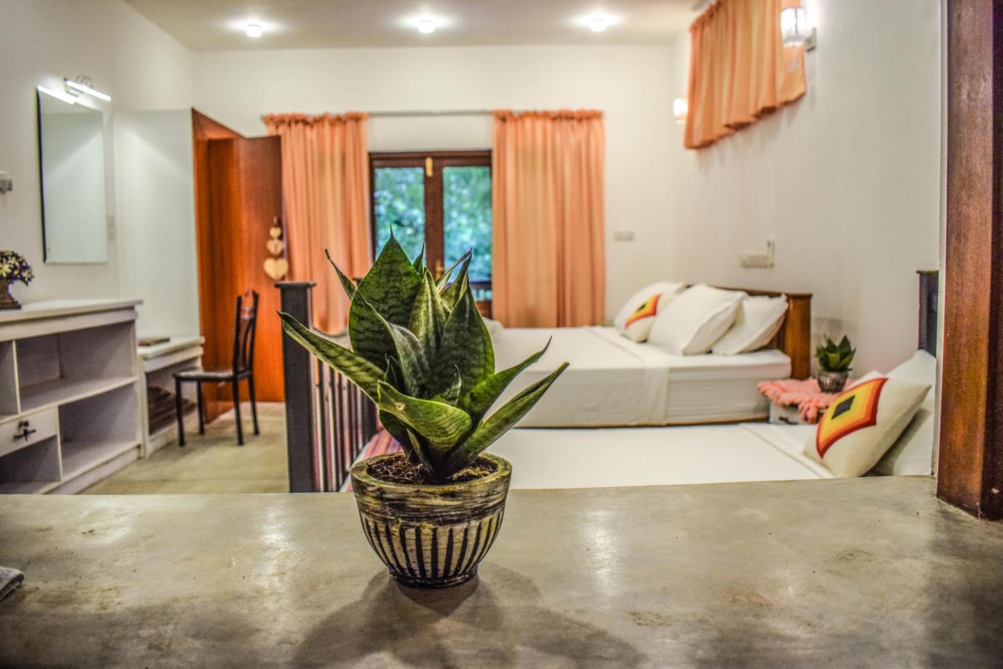 Lawrence Villa Weligama Buitenkant foto