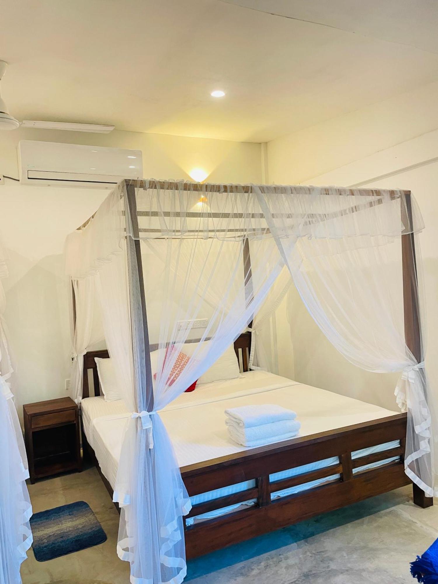 Lawrence Villa Weligama Buitenkant foto