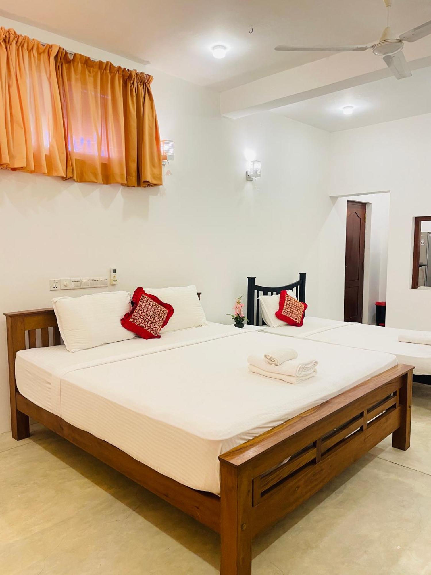 Lawrence Villa Weligama Buitenkant foto